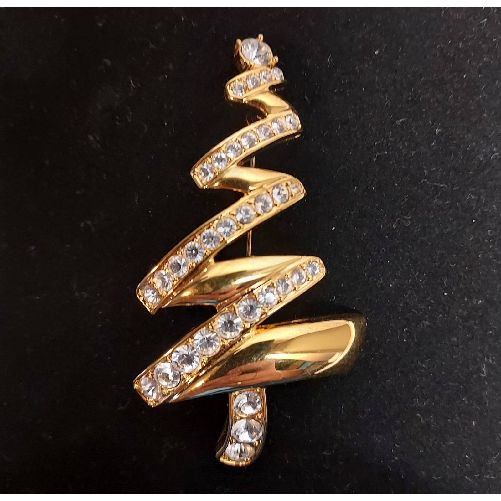 Monet Gold Tone Rhinestone Christmas Tree Brooch Vintage Signed Costume Jewelry